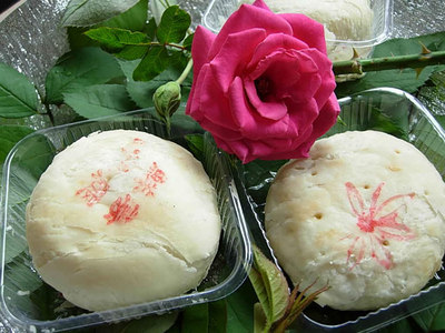 廠家直銷鮮花餅禮品盒，批發(fā)優(yōu)選，休閑糕點特產(chǎn)